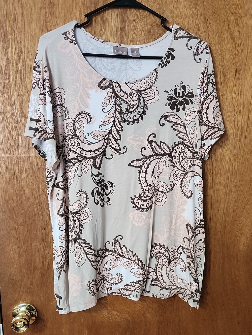 Chico's Beige & Pink Paisley Short-Sleeve Scoop Neck Top Size 3